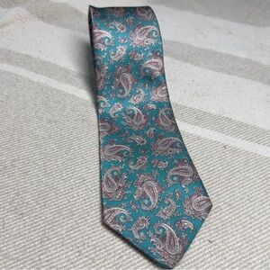 Thornhill Elegant Paisley Polyester/Silk blend Tie in Teal and Purple